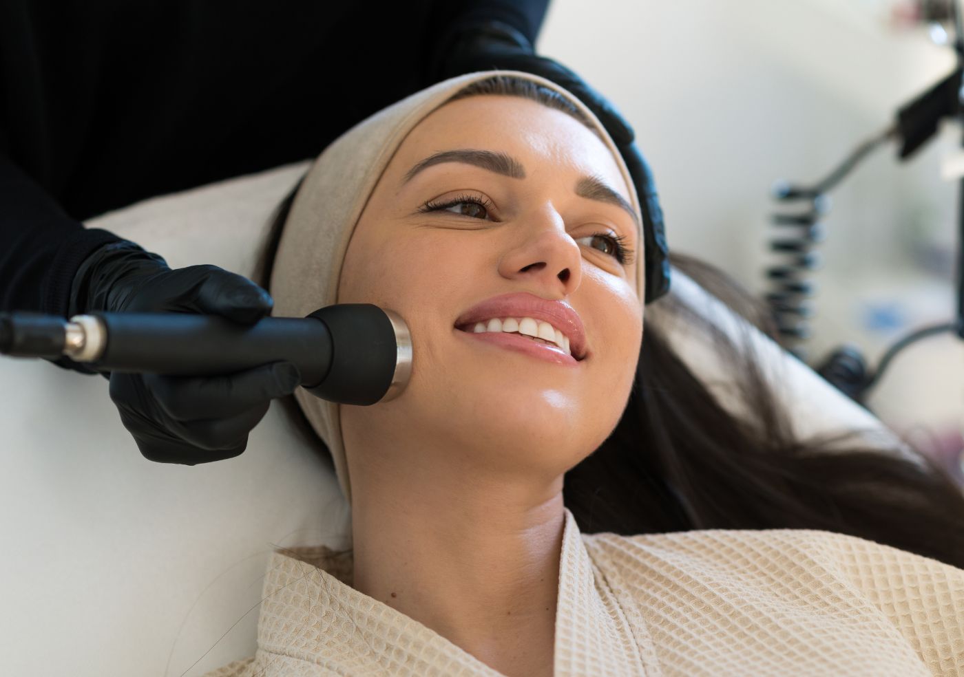 HydraFacial : Top 5 HydraFacial Benefits For Skin